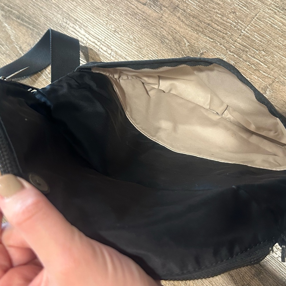 Lululemon Athletica Black Crossbody Bag - Picture 5 of 7